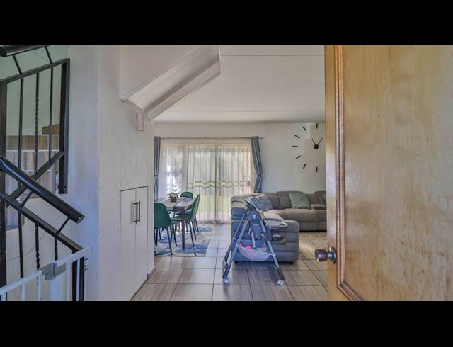 2 BEDROOM APARTMENT FOR SALE IN GREENSTONE HILL